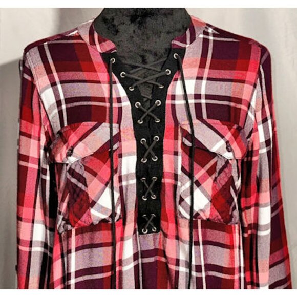 Express Henley T-Shirt, Shades of Purple, COrset Tie-up on Bodice - Picture 6 of 8